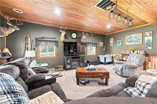 734 Mercer Rd, Delaware Township, PA 16125 - Photo 3