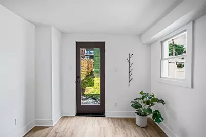 2013 Forbes Ave, Pittsburgh, PA 15219 - Photo 9