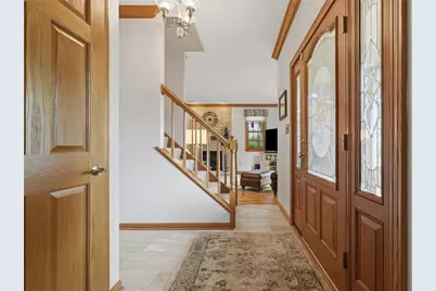 381 Cobblestone Cir, Robinson Twp, PA 15136 - Photo 5