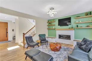 1048 Honey Locust Dr, Jeannette, PA 15644 - Photo 11