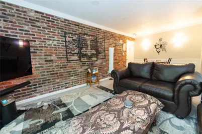 1010 Margarite Dr #F, Scott Township, PA 15216 - Photo 5