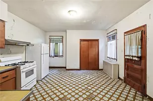 2334 Manor Ave, Pittsburgh, PA 15218 - Photo 11