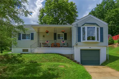 700 Smiley St, Ellwood City, PA 16117 - Photo 1