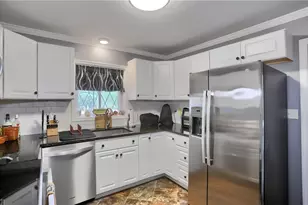 700 Smiley St, Ellwood City, PA 16117 - Photo 23