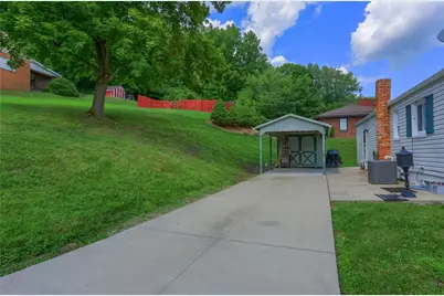 700 Smiley St, Ellwood City, PA 16117 - Photo 11