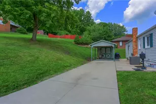 700 Smiley St, Ellwood City, PA 16117 - Photo 11