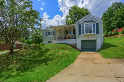 700 Smiley St, Ellwood City, PA 16117 - Photo 3