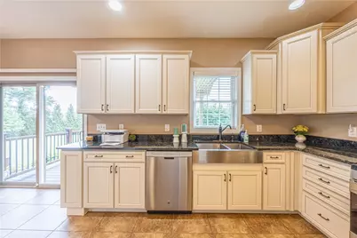 1104 Cross Creek Dr, South Union Township, PA 15401 - Photo 9
