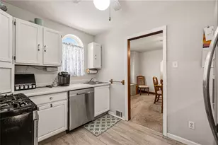 947 Center Ave, Pittsburgh, PA 15229 - Photo 9