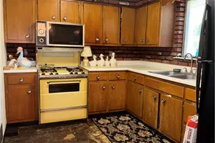 13 Sunset Ln, Liberty Boro, PA 15133 - Photo 13