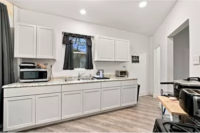 1231 Grotto St, Lincoln Larimer, PA 15206 - Photo 11