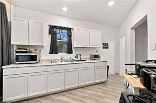 1231 Grotto St, Lincoln Larimer, PA 15206 - Photo 11