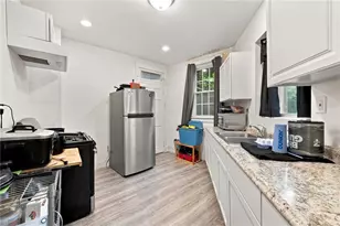 1231 Grotto St, Lincoln Larimer, PA 15206 - Photo 9