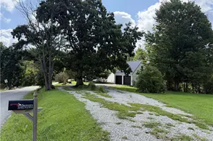 190 Pikes Peak Rd, South Franklin, PA 15329 - Photo 3