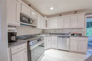 1239 Holmes St, McKees Rocks, PA 15136 - Photo 13