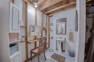 1239 Holmes St, McKees Rocks, PA 15136 - Photo 25