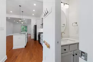 1661 Biltmore Ln, Pittsburgh, PA 15217 - Photo 11