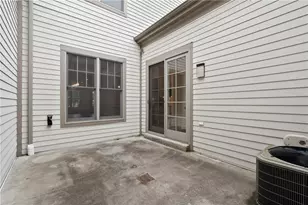 1661 Biltmore Ln, Pittsburgh, PA 15217 - Photo 13