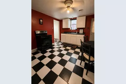 11 S 14th St, Jeannette, PA 15644 - Photo 7
