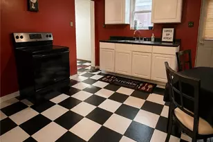 11 S 14th St, Jeannette, PA 15644 - Photo 7