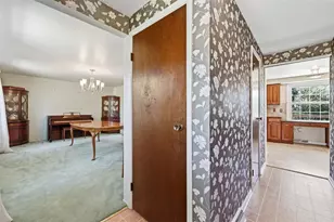 137 Kenney Dr, Leet Township, PA 15143 - Photo 7