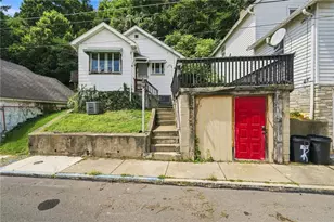 224 Quay St, Vandergrift, PA 15629 - Photo 1