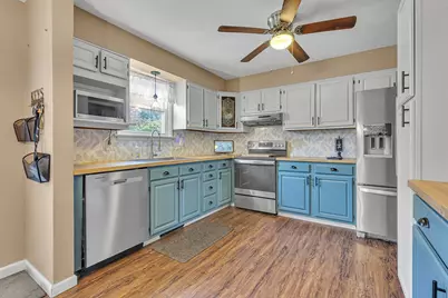 120 Mackall Drive, Brighton Township, PA 15009 - Photo 7