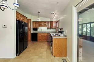 68 Kathleen Dr, Robinson Twp, PA 15136 - Photo 9
