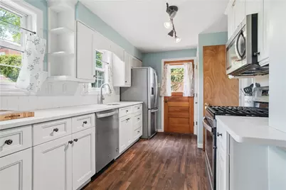 1107 Girard Rd, Pittsburgh, PA 15227 - Photo 3