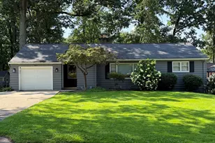 801 Lillian Dr, Hermitage, PA 16148 - Photo 1
