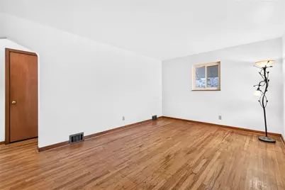 223 Montana St, Observatory Hill, PA 15214 - Photo 5