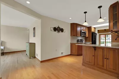 492 Lois Dr, Pittsburgh, PA 15236 - Photo 9