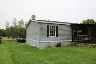 403 Park Dr, Burrel-Blacklick, PA 15717 - Photo 3