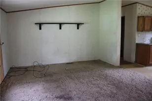 403 Park Dr, Burrel-Blacklick, PA 15717 - Photo 5
