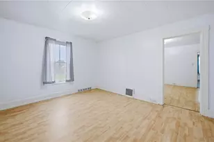 1016 Hamilton Ave, Farrell, PA 16121 - Photo 7