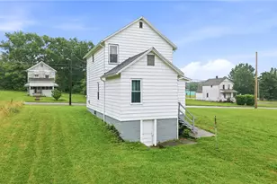 1016 Hamilton Ave, Farrell, PA 16121 - Photo 33
