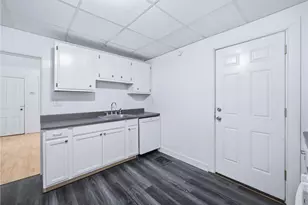 1016 Hamilton Ave, Farrell, PA 16121 - Photo 13