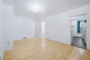 1016 Hamilton Ave, Farrell, PA 16121 - Photo 9