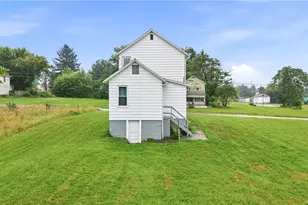 1016 Hamilton Ave, Farrell, PA 16121 - Photo 3