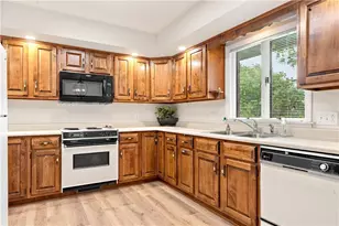 129 Chapel View Dr, Hempfield Township, PA 15601 - Photo 17