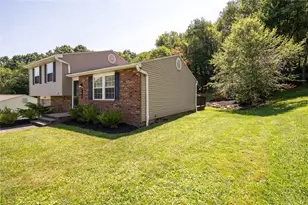 191 Pinehurst Dr, Economy, PA 15042 - Photo 3