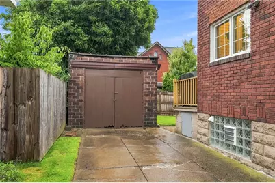 333 W Penn Pl, Friendship Park, PA 15224 - Photo 35