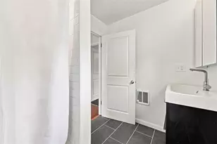 1221 Oakleaf Dr, Pittsburgh, PA 15207 - Photo 17