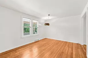 1221 Oakleaf Dr, Pittsburgh, PA 15207 - Photo 5