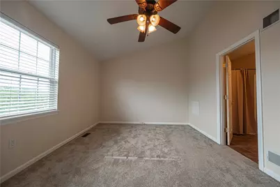 222 Castle Creek Dr, Seven Fields Boro, PA 16046 - Photo 9