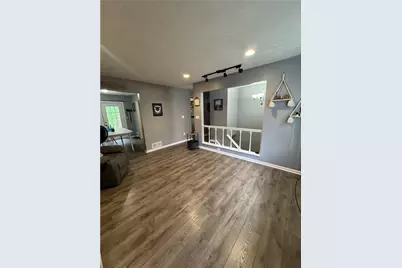 1 Fawcett Cir, Coraopolis, PA 15108 - Photo 3