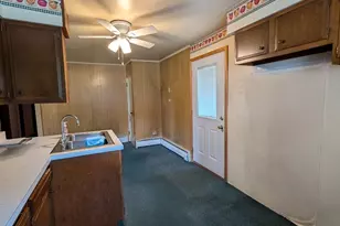 421 New Castle, Butler, PA 16001 - Photo 13