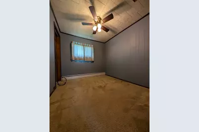 421 New Castle, Butler, PA 16001 - Photo 25
