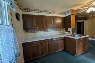 421 New Castle, Butler, PA 16001 - Photo 15