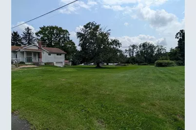 421 New Castle, Butler, PA 16001 - Photo 9